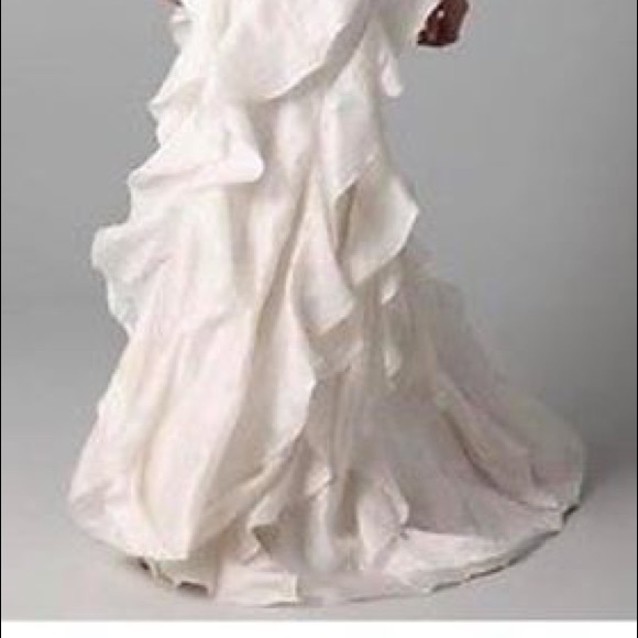 Wedding Dress - Picture 3 of 8